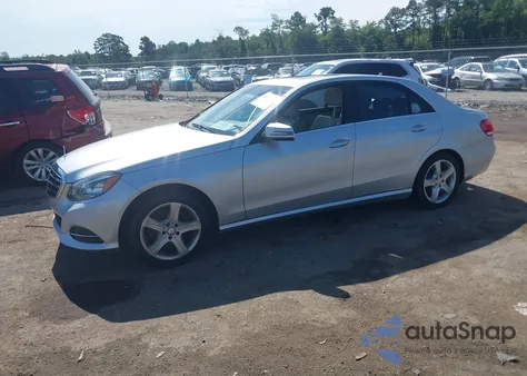 2014 Mercedes-Benz E 350 z USA, uszkodzony, nr VIN WDDHF5KB8EA825109